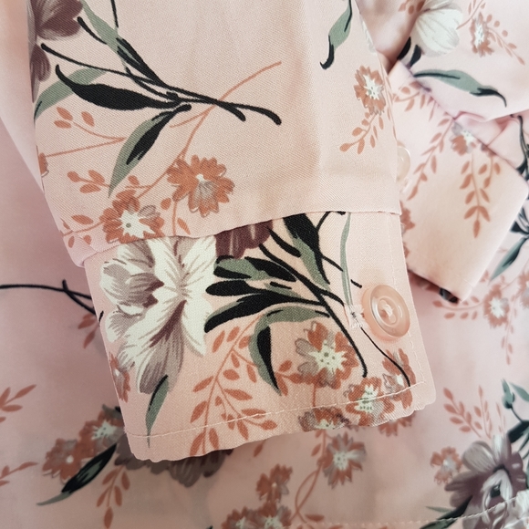 Vintage 70's Floral Button Down Blouse • Sz 11/12 - Picture 7 of 15